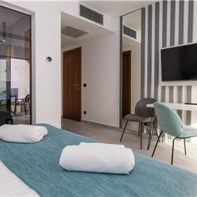 Luxury 5-Bedroom Villa with Sea-Views and Infinity Pool near Dubrovnik – Sleeps 10